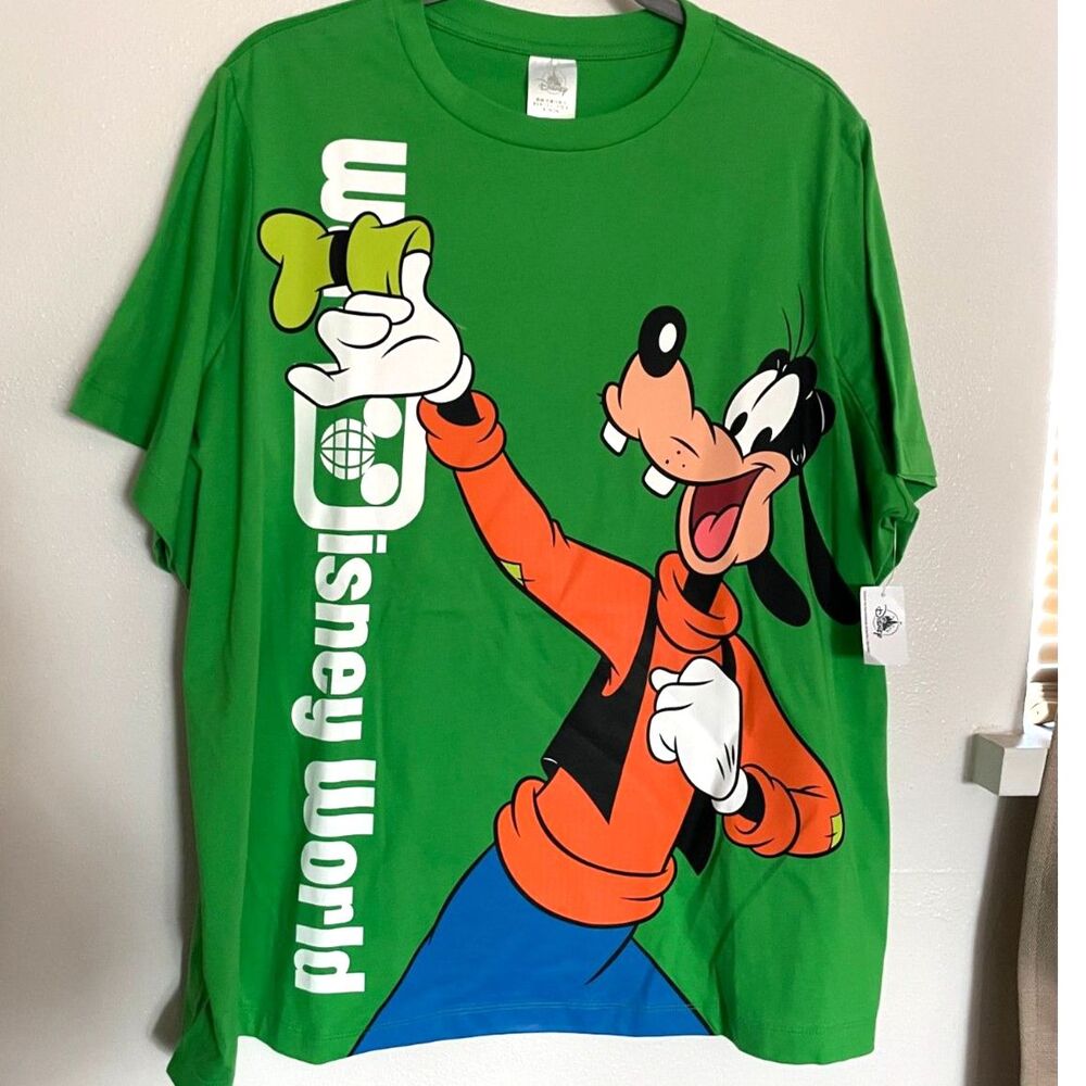Goofy mens tee in green - 1X Walt Disney World